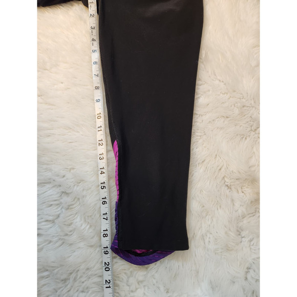 Nike Dri Fit Women's Black Solid Stretch Mid Rise Cropped Leggings Size Small - Picture 7 of 7